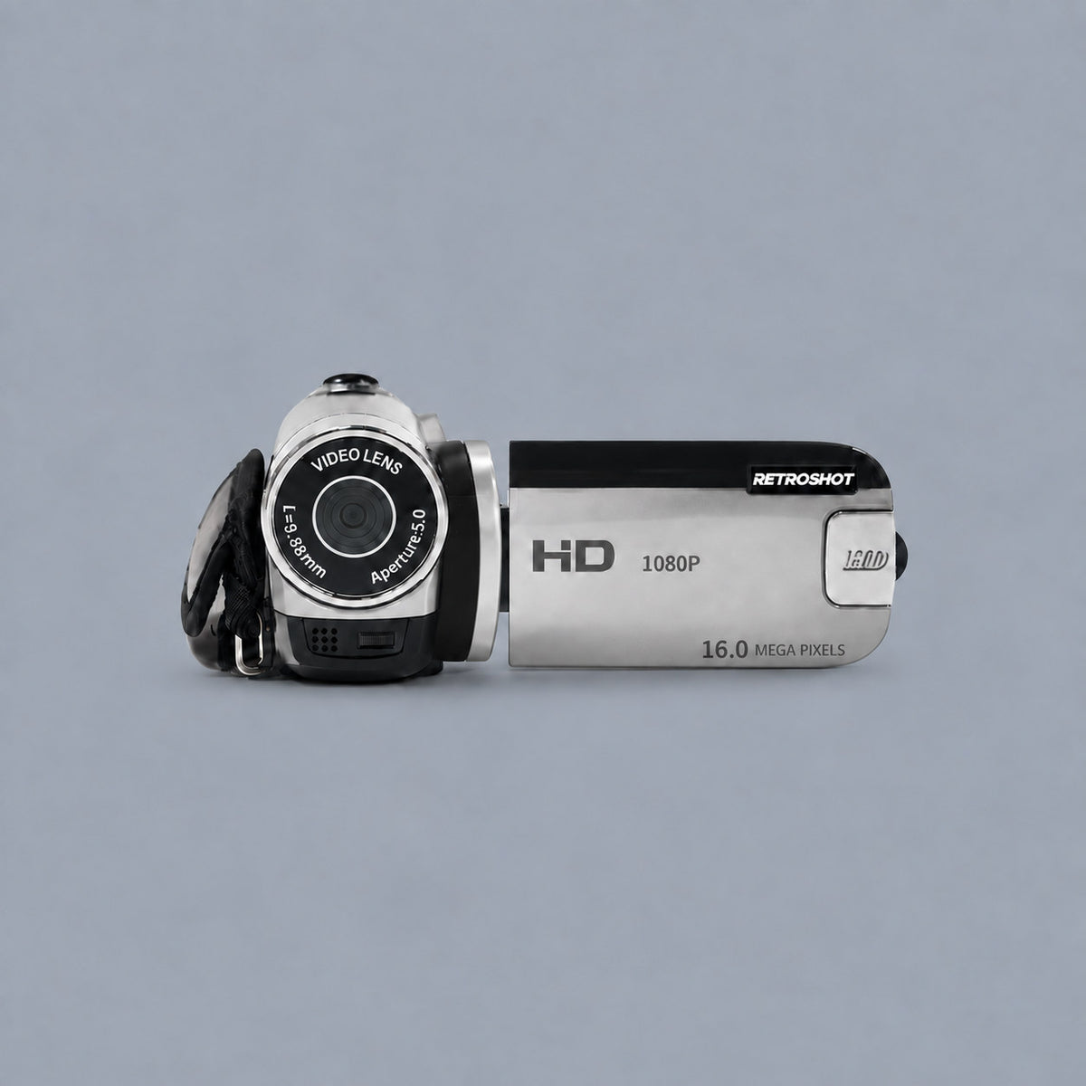 RetroShot Camcorder in Silber vor einem passenden grauen Hintergrund